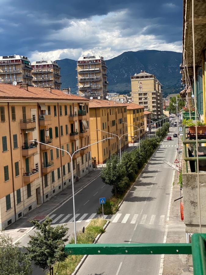 Отель La Casa Di Alan Терни Экстерьер фото